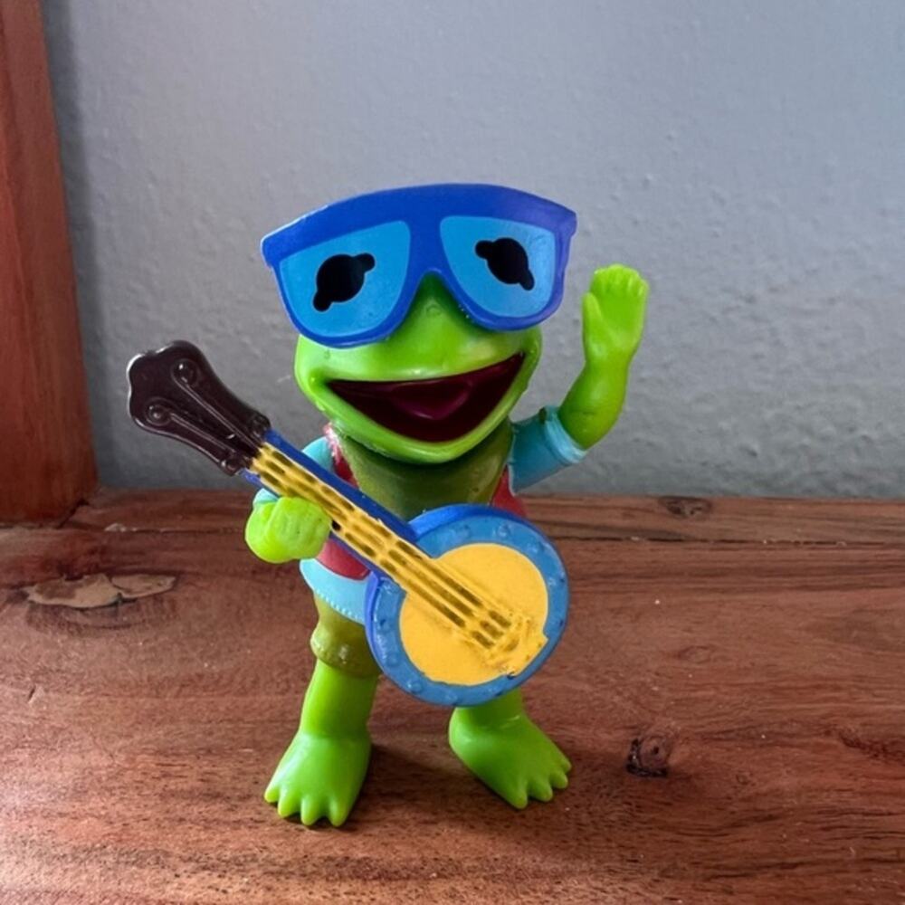 Disney Junior Muppets Babies Kermit Banjo Figure Toy‎ or Cake Topper